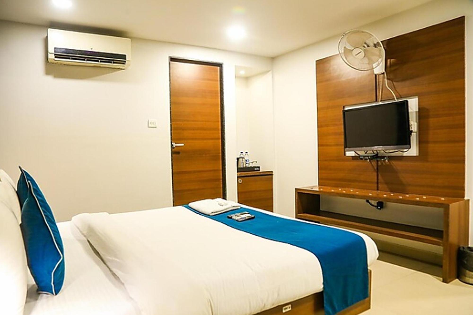 Hotel Concord Galaxy Mumbai Exterior photo